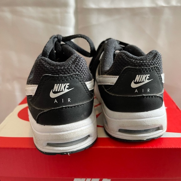 AirMax 270 - Picture 2 of 4